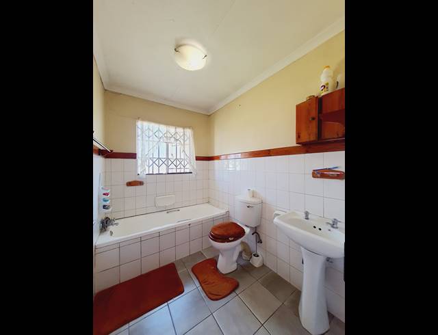 2 BEDROOM FREEHOLD FOR SALE IN NOORDWYK